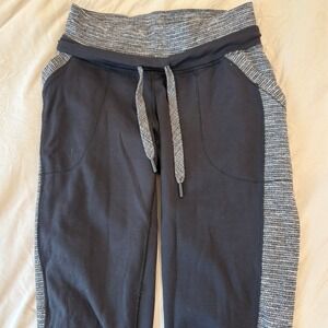 Lululemon Women Black and Gray Joggers Size 4